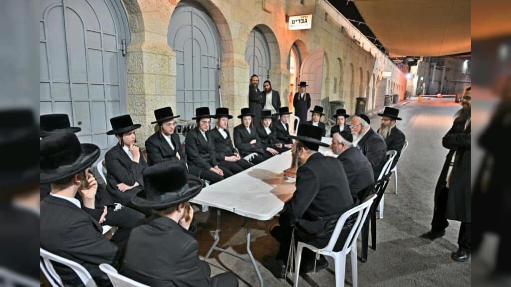 בחצות הלילה קבר רחל התמלא אור תורה וחסידות