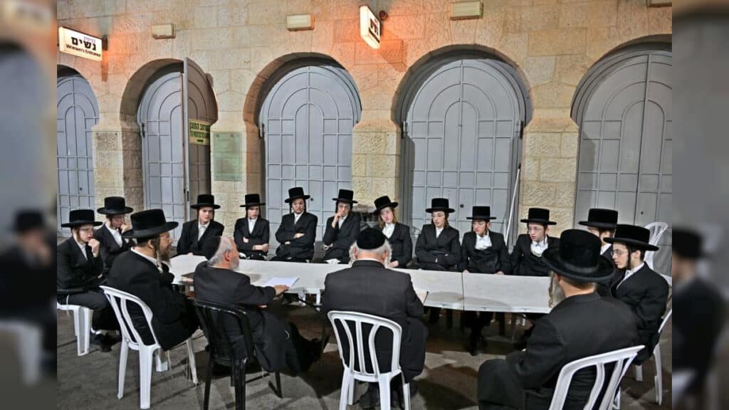 בחצות הלילה קבר רחל התמלא אור תורה וחסידות