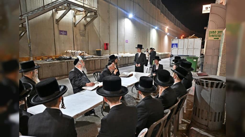 בחצות הלילה קבר רחל התמלא אור תורה וחסידות