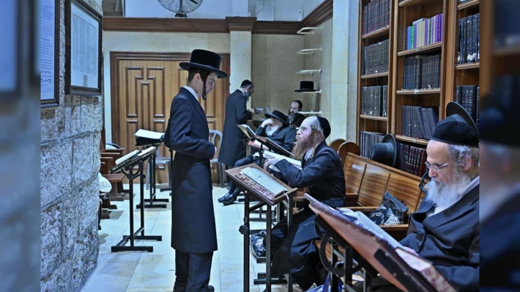 בחצות הלילה קבר רחל התמלא אור תורה וחסידות