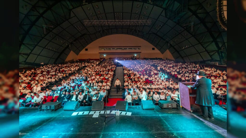 בחיפה פתחו את בין הזמנים בקומזיץ ענק לבני התורה