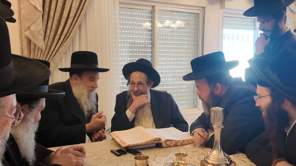 האדמו"ר העניק לאדמו"ר מתולדות יהודה סטוטשין את הזוהר החדש