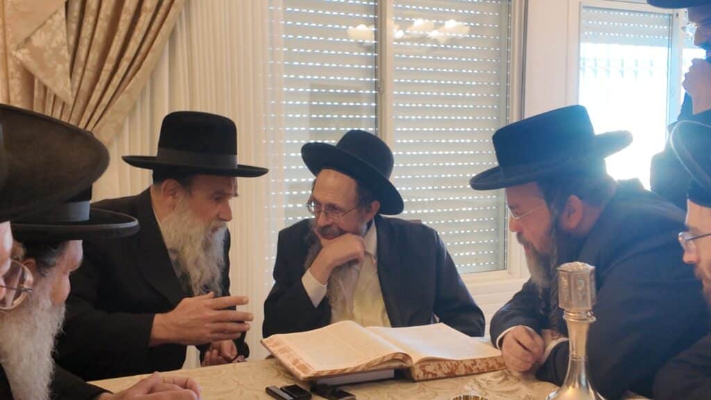 האדמו"ר העניק לאדמו"ר מתולדות יהודה סטוטשין את הזוהר החדש