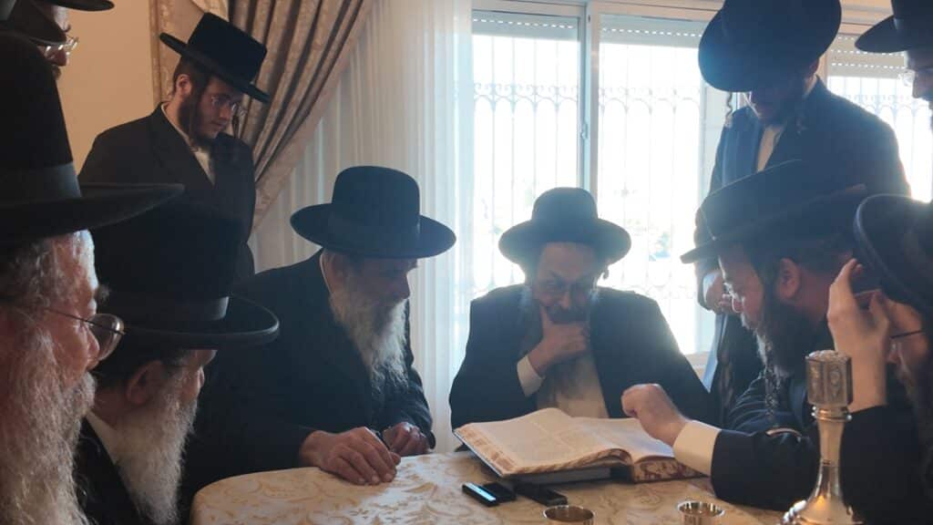 האדמו"ר העניק לאדמו"ר מתולדות יהודה סטוטשין את הזוהר החדש