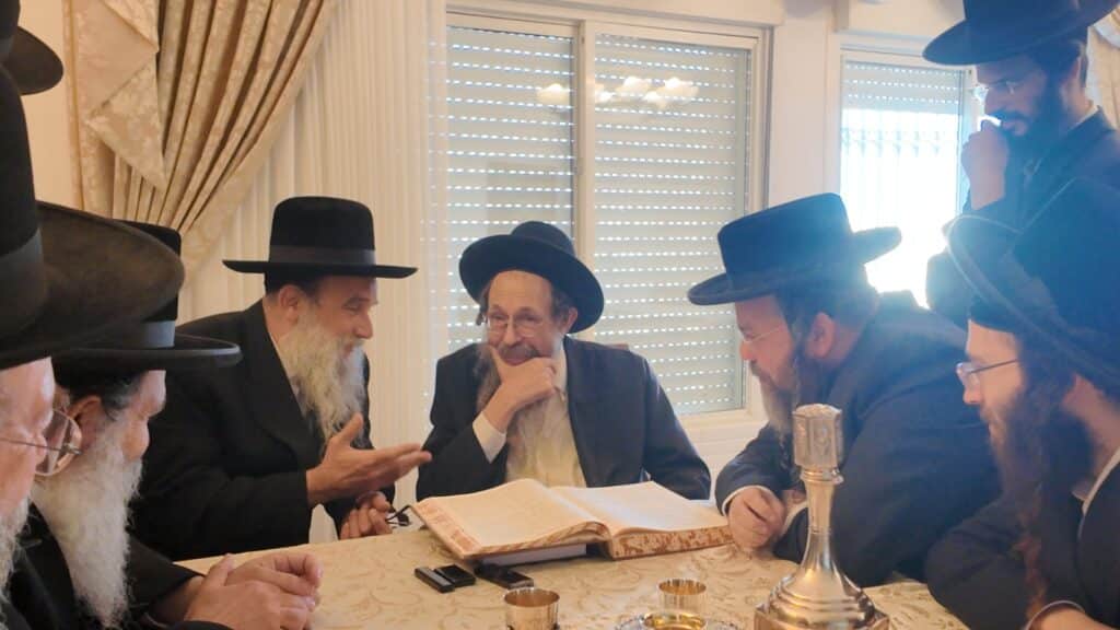 האדמו"ר העניק לאדמו"ר מתולדות יהודה סטוטשין את הזוהר החדש