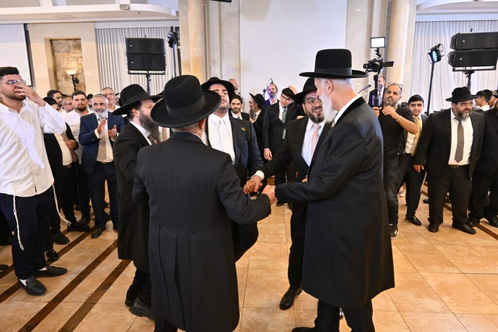 הרבנים הראשיים השתתפו בשמחת נישואי בת הגר"י הללויה
