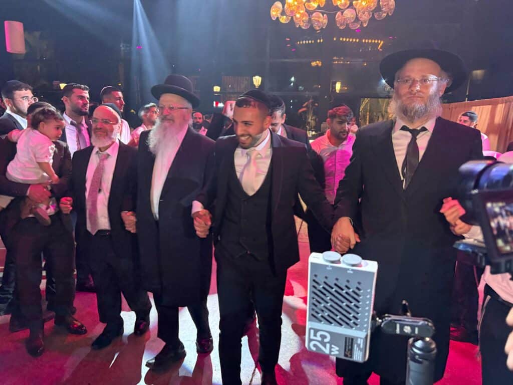 רבנים ואישי ציבור בשמחת נישואי בת הדיין הג"ר ראובן נאקר