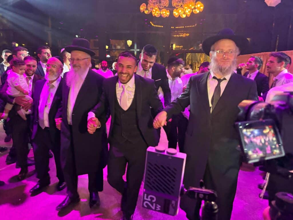 רבנים ואישי ציבור בשמחת נישואי בת הדיין הג"ר ראובן נאקר