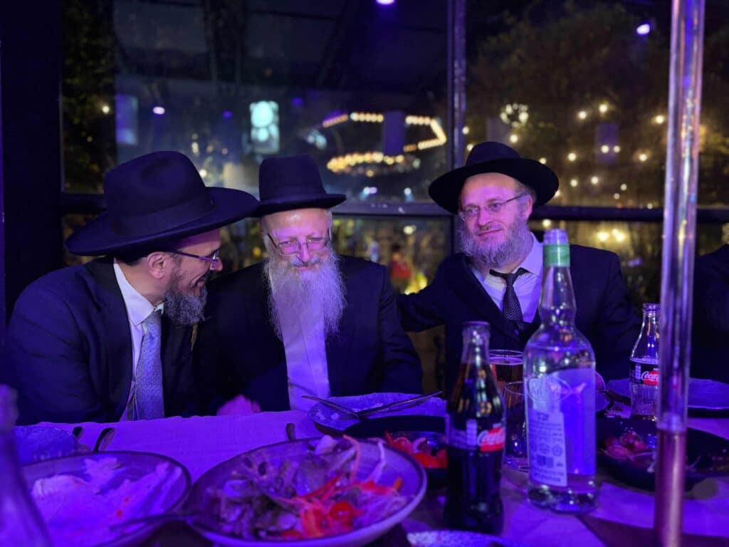 רבנים ואישי ציבור בשמחת נישואי בת הדיין הג"ר ראובן נאקר