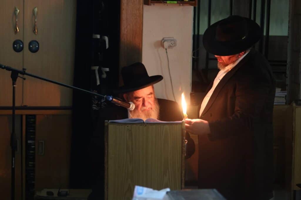 "זקנים משער שבתו": מראות תשעה באב בעולם היהודי