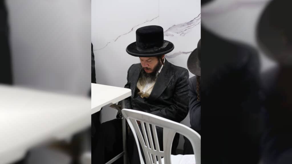 "זקנים משער שבתו": מראות תשעה באב בעולם היהודי