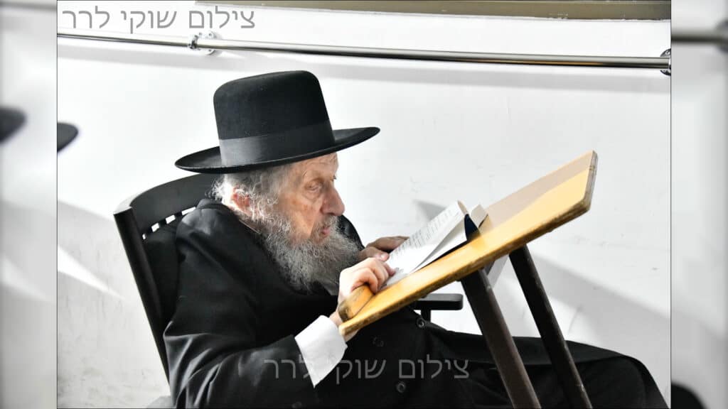 "זקנים משער שבתו": מראות תשעה באב בעולם היהודי