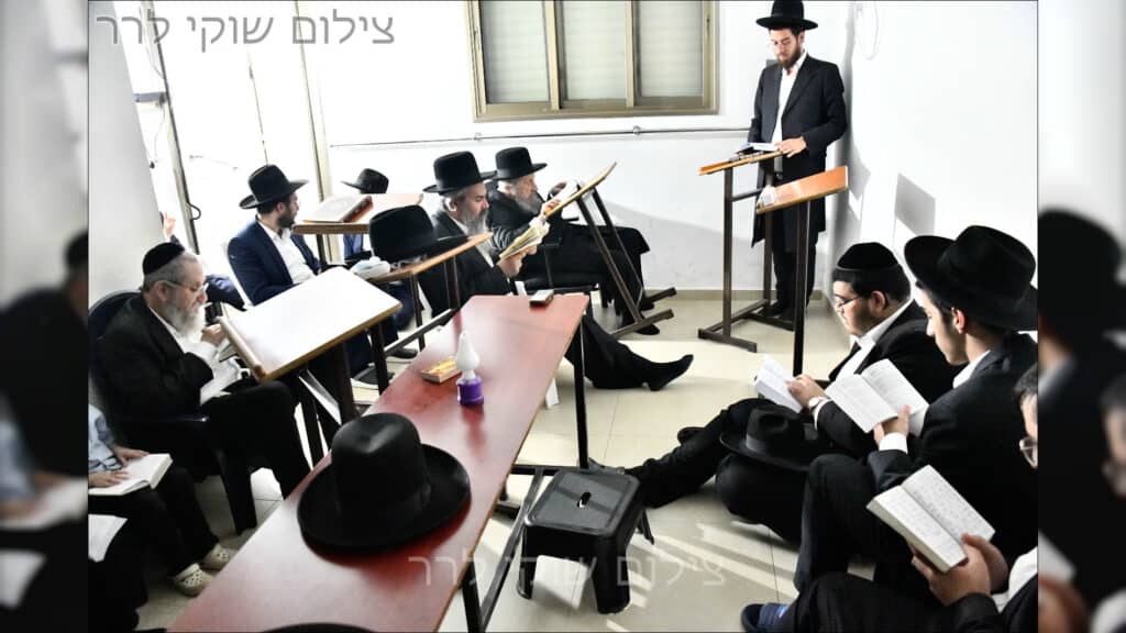 "זקנים משער שבתו": מראות תשעה באב בעולם היהודי