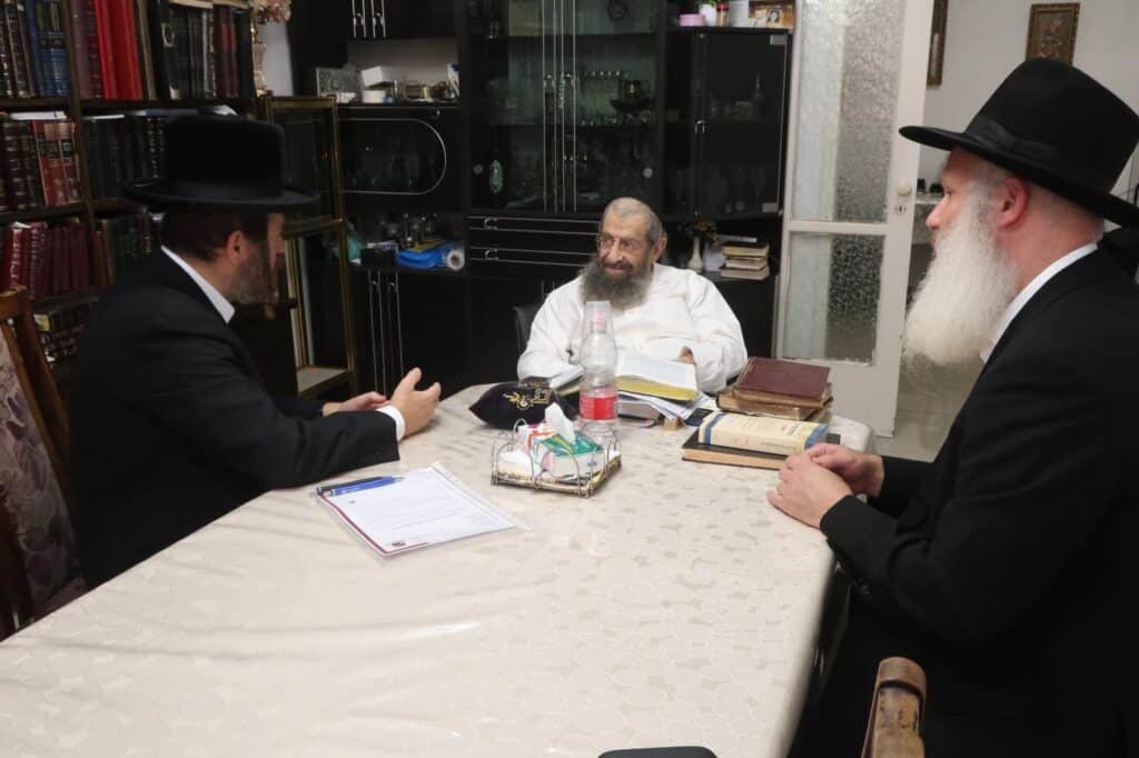 בעקבות גל פעילות מיסיונרית רב היקף רבנים וגדולי תורה מצטרפים לקריאת יד לאחים: להזהיר גדולים על הקטנים במיוחד בימי בין הזמנים