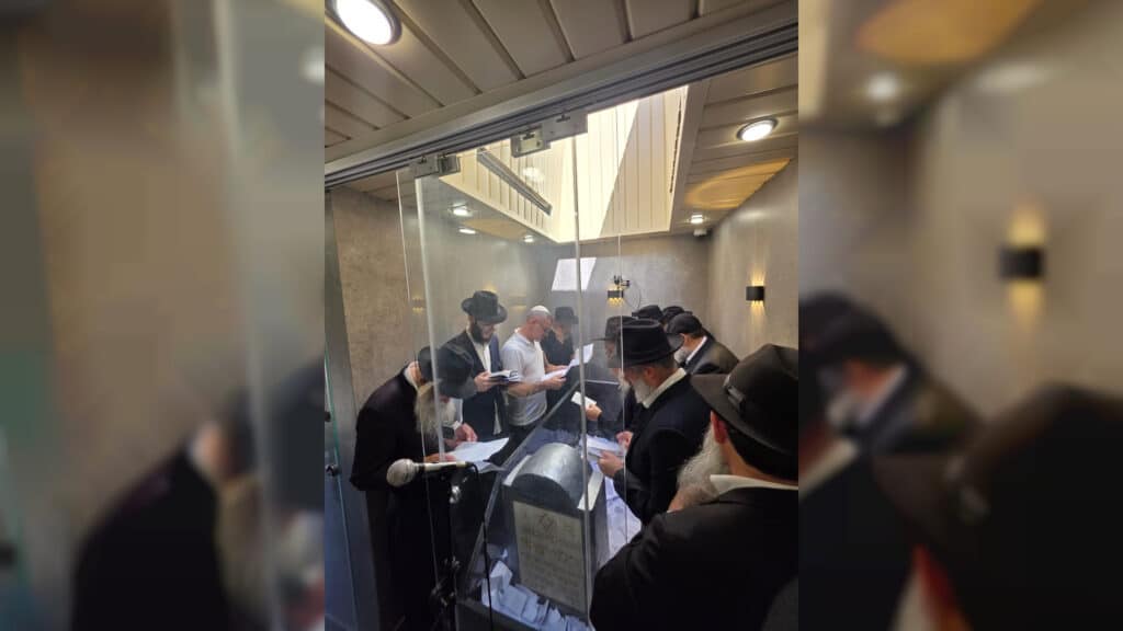 המונים הגיעו ליום ההילולא של רבי לוי יצחק שניאורסון זצ"ל