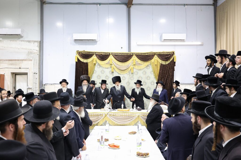 האדמו"ר מאשלג אירס את בתו: החסידים השתתפו באירוסין