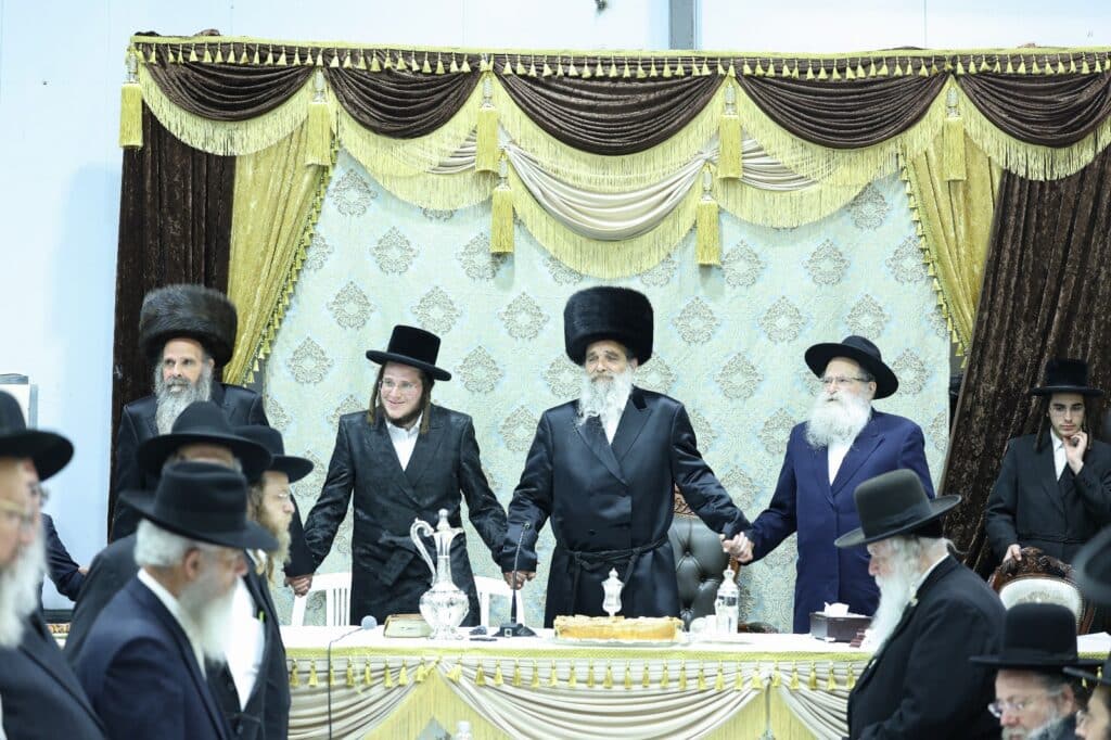 האדמו"ר מאשלג אירס את בתו: החסידים השתתפו באירוסין