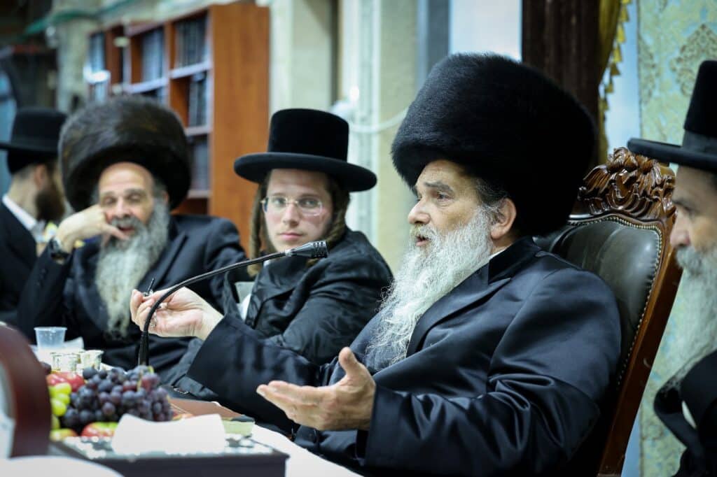 האדמו"ר מאשלג אירס את בתו: החסידים השתתפו באירוסין