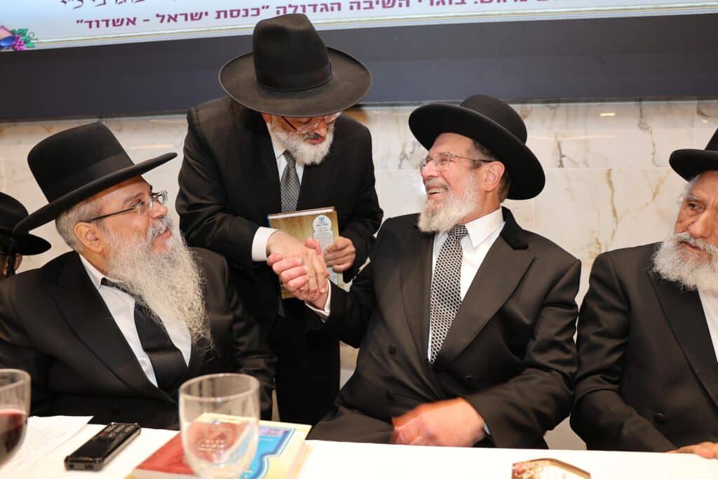 גדולי ישראל באו לברך את חבר המועצת בבר המצווה לנכדו