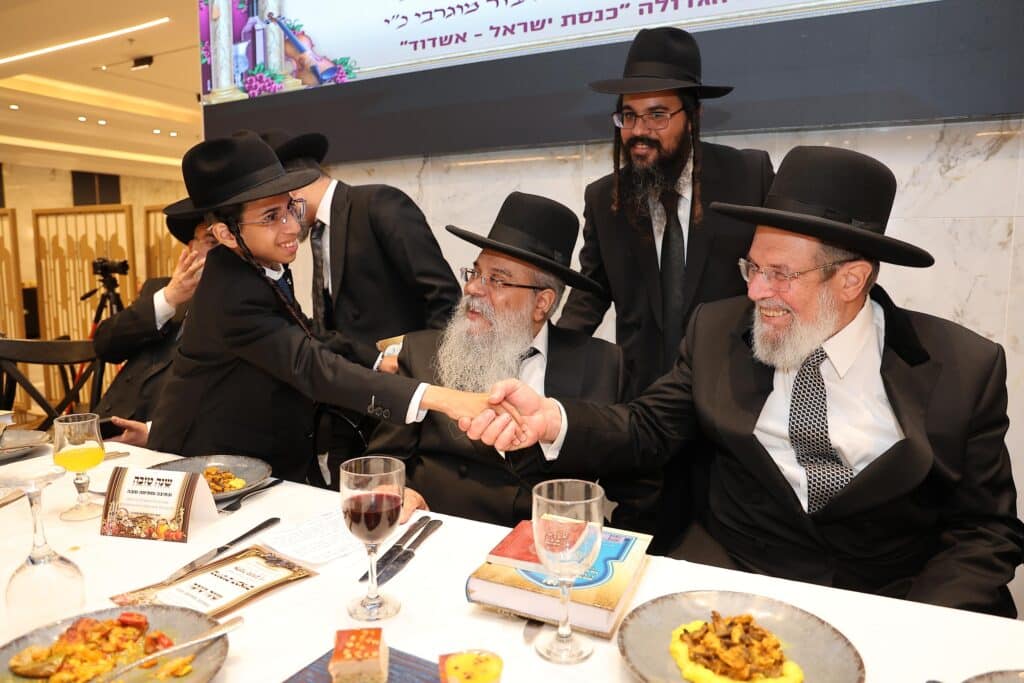 גדולי ישראל באו לברך את חבר המועצת בבר המצווה לנכדו