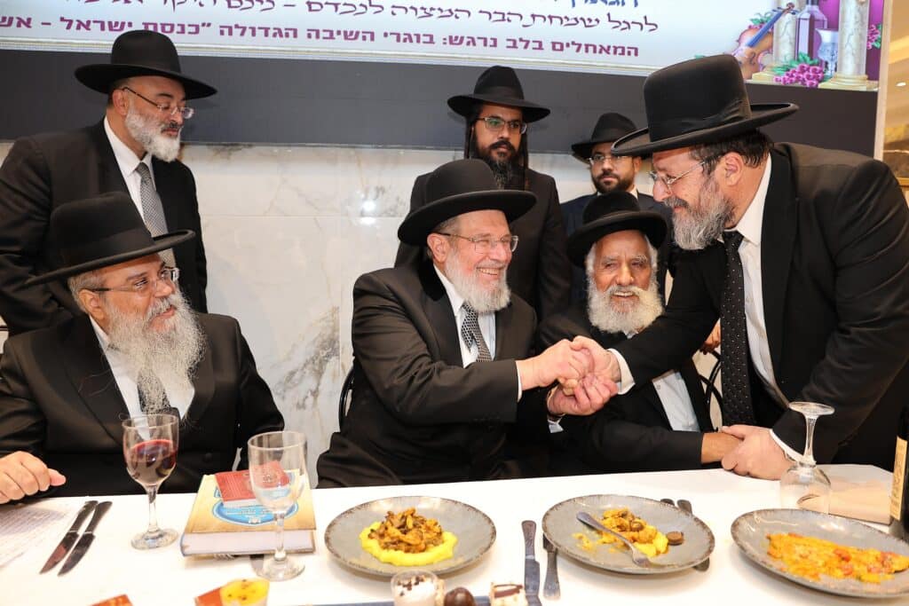 גדולי ישראל באו לברך את חבר המועצת בבר המצווה לנכדו