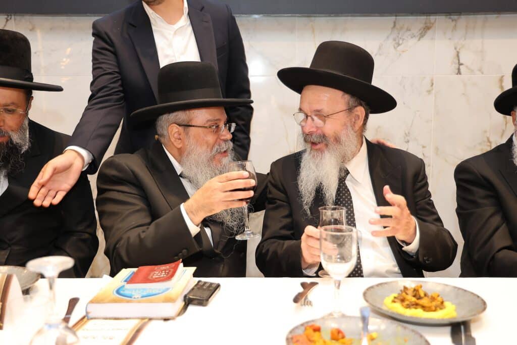 גדולי ישראל באו לברך את חבר המועצת בבר המצווה לנכדו