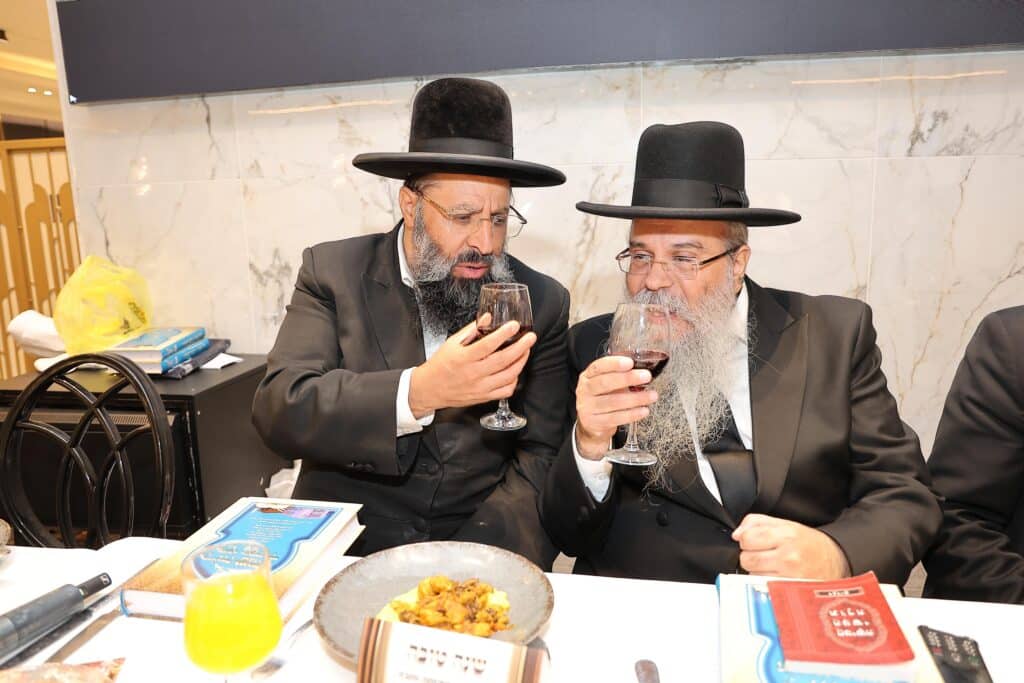 גדולי ישראל באו לברך את חבר המועצת בבר המצווה לנכדו