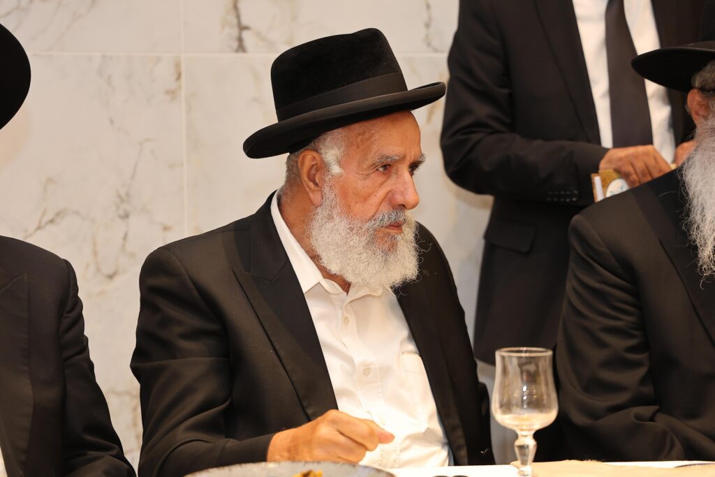 גדולי ישראל באו לברך את חבר המועצת בבר המצווה לנכדו