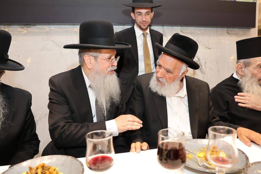 גדולי ישראל באו לברך את חבר המועצת בבר המצווה לנכדו