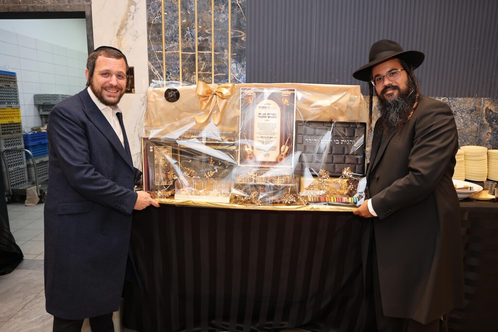 גדולי ישראל באו לברך את חבר המועצת בבר המצווה לנכדו