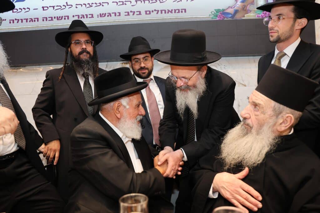 גדולי ישראל באו לברך את חבר המועצת בבר המצווה לנכדו