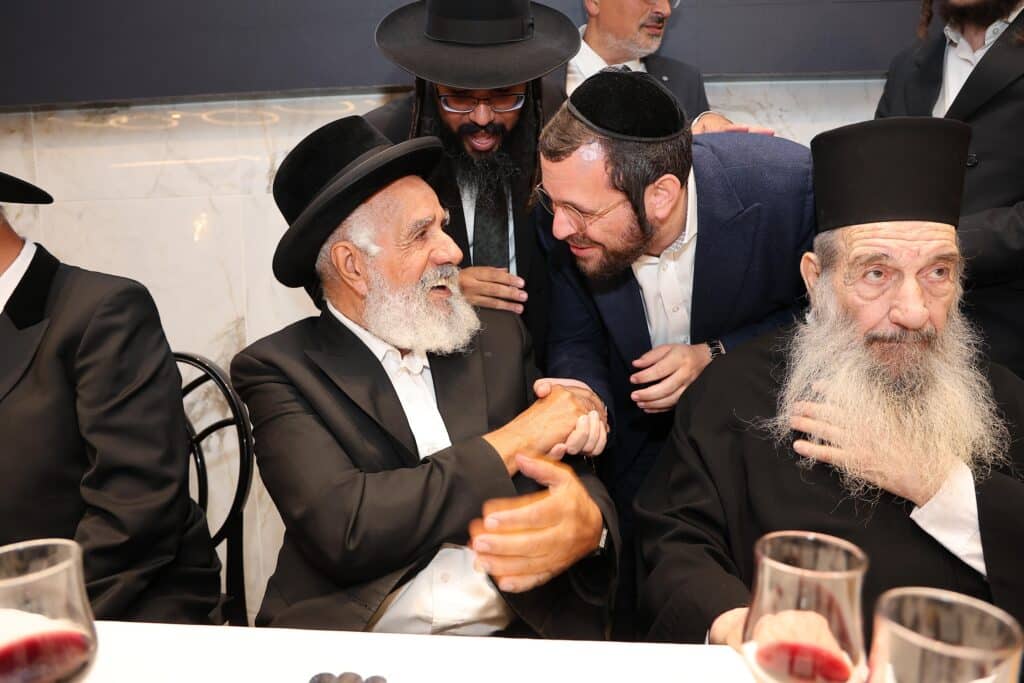 גדולי ישראל באו לברך את חבר המועצת בבר המצווה לנכדו