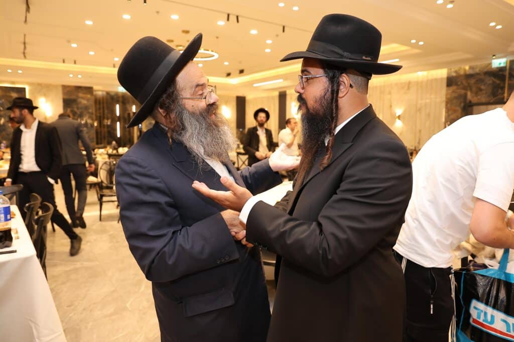 גדולי ישראל באו לברך את חבר המועצת בבר המצווה לנכדו