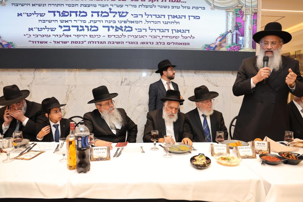 גדולי ישראל באו לברך את חבר המועצת בבר המצווה לנכדו