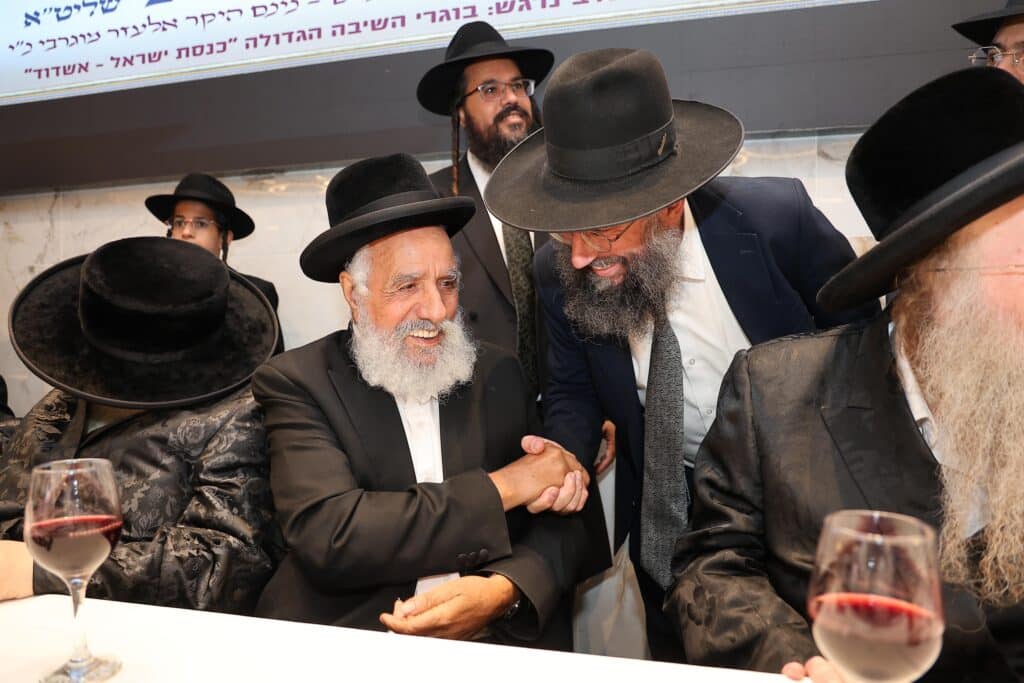 גדולי ישראל באו לברך את חבר המועצת בבר המצווה לנכדו