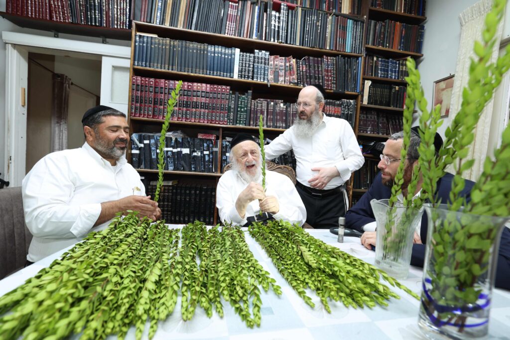 המשב"ק: השיעורים הגדולים בתבל והמקובל בקניות כאחד האדם