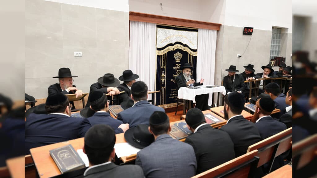 הגר"מ צדקה חיזק את מאות תלמידי ישיבת אהל תורה