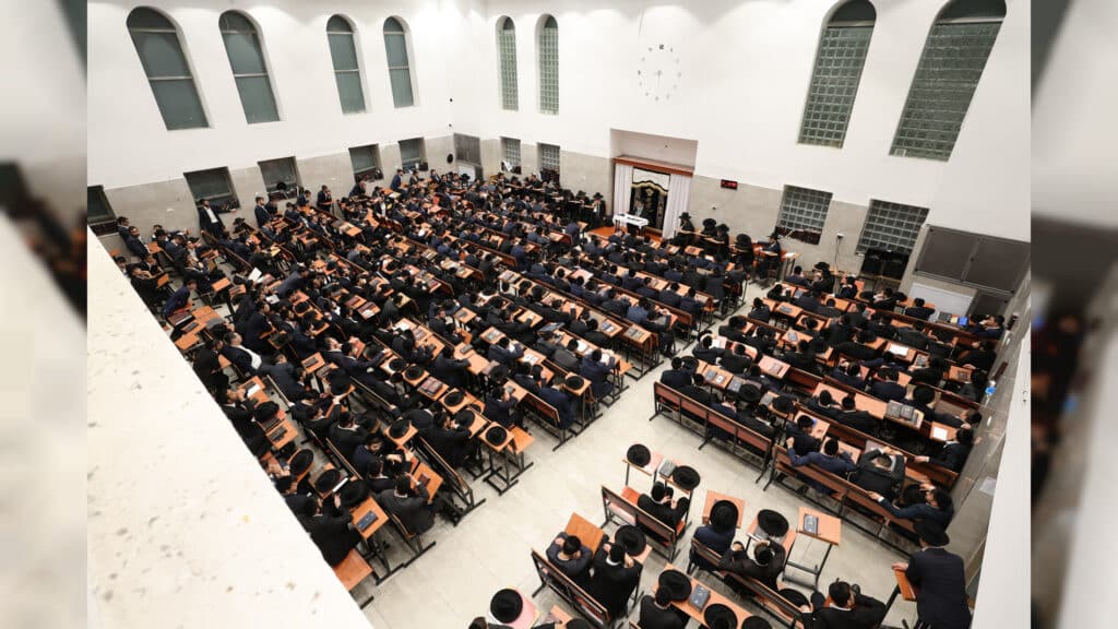 הגר"מ צדקה חיזק את מאות תלמידי ישיבת אהל תורה