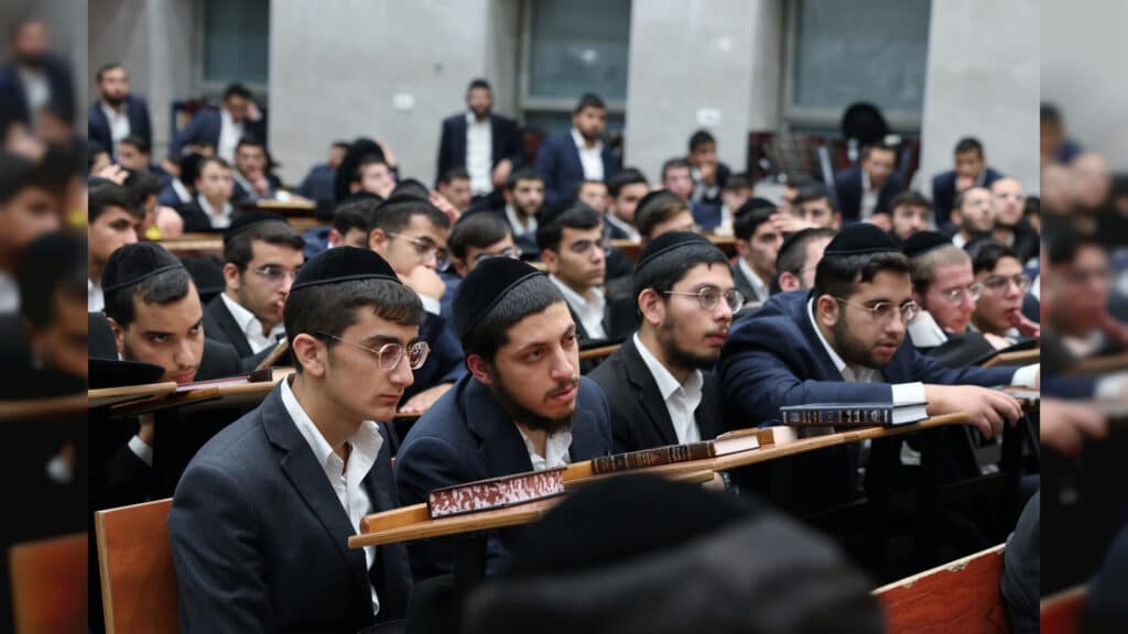 הגר"מ צדקה חיזק את מאות תלמידי ישיבת אהל תורה