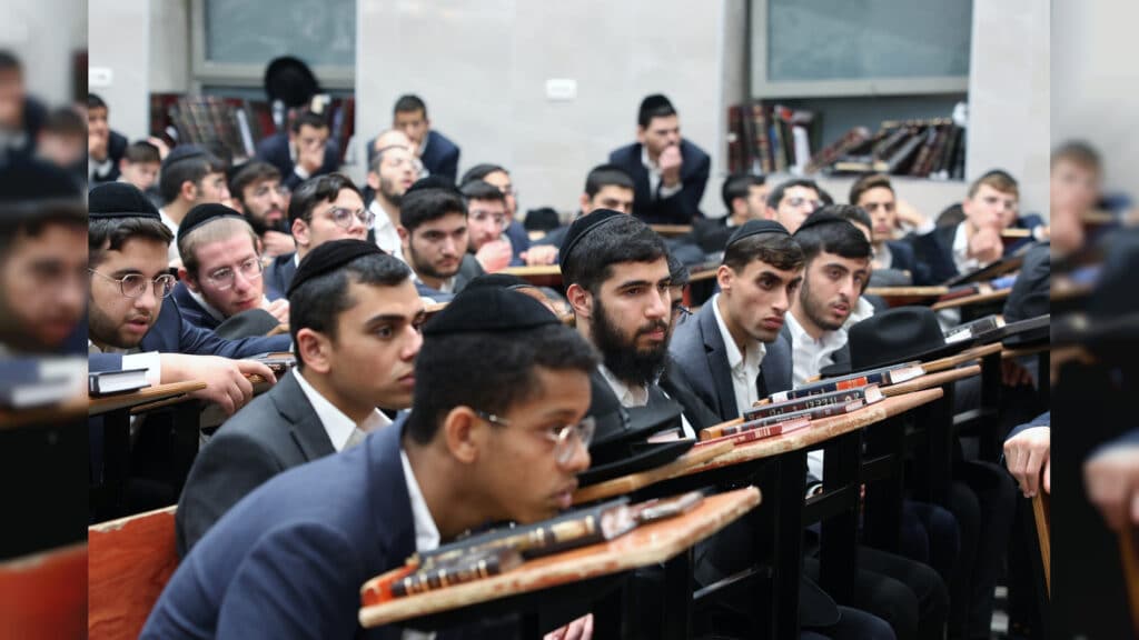 הגר"מ צדקה חיזק את מאות תלמידי ישיבת אהל תורה