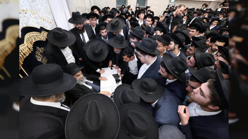 הגר"מ צדקה חיזק את מאות תלמידי ישיבת אהל תורה