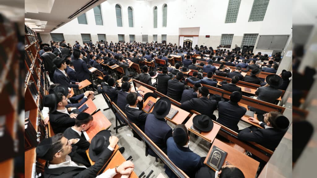 הגר"מ צדקה חיזק את מאות תלמידי ישיבת אהל תורה