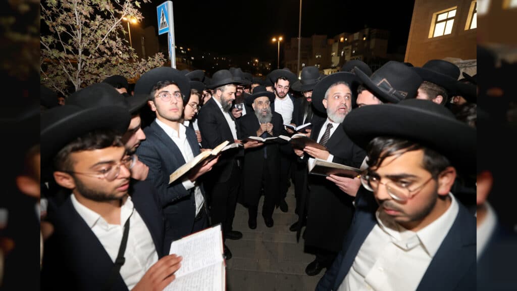 הגר"מ צדקה חיזק את מאות תלמידי ישיבת אהל תורה