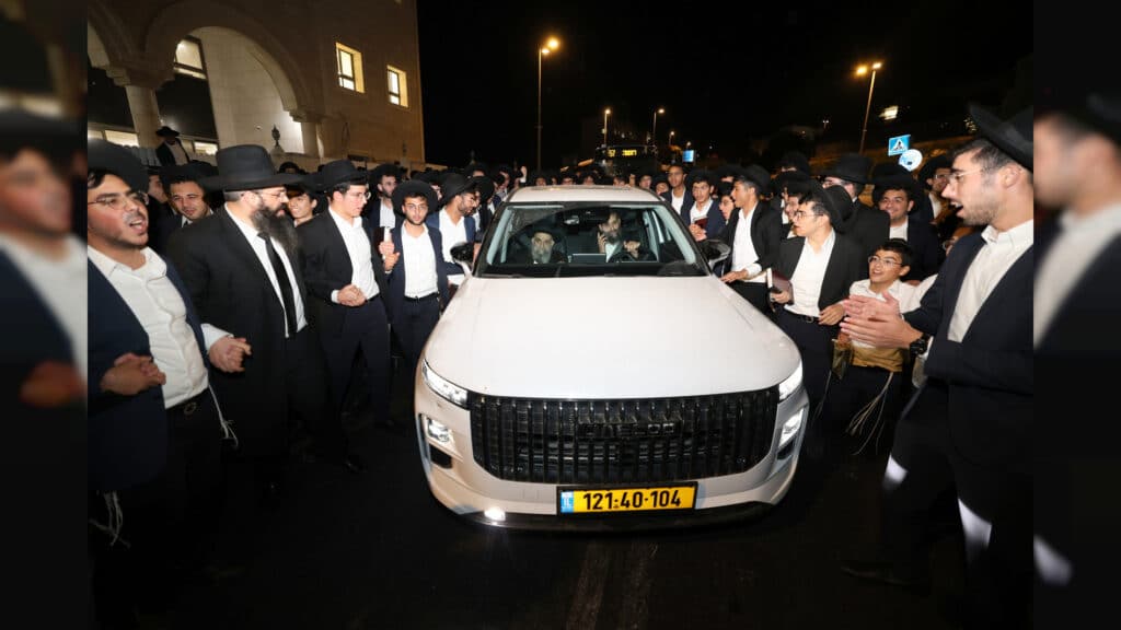 הגר"מ צדקה חיזק את מאות תלמידי ישיבת אהל תורה