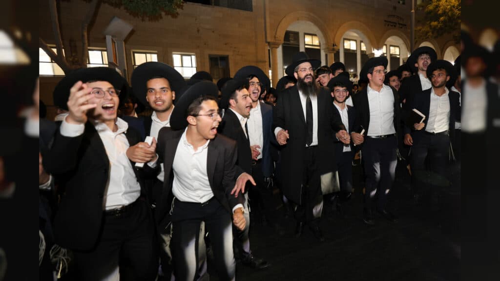 הגר"מ צדקה חיזק את מאות תלמידי ישיבת אהל תורה