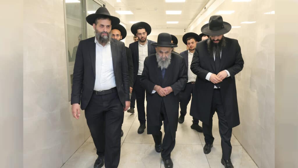 הגר"מ צדקה חיזק את מאות תלמידי ישיבת אהל תורה