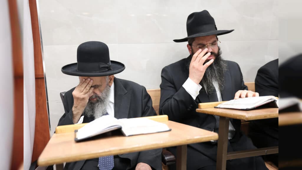 הגר"מ צדקה חיזק את מאות תלמידי ישיבת אהל תורה