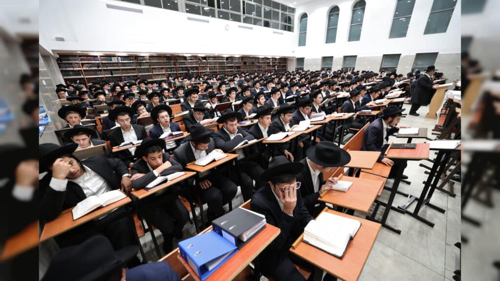 הגר"מ צדקה חיזק את מאות תלמידי ישיבת אהל תורה