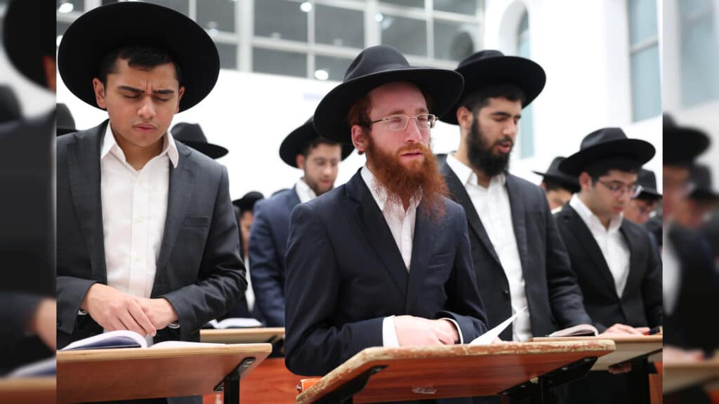 הגר"מ צדקה חיזק את מאות תלמידי ישיבת אהל תורה