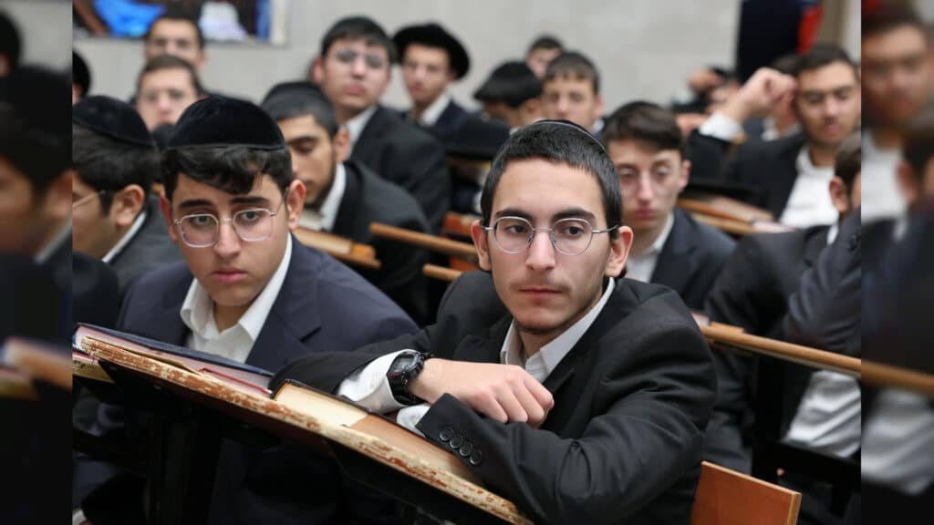 הגר"מ צדקה חיזק את מאות תלמידי ישיבת אהל תורה